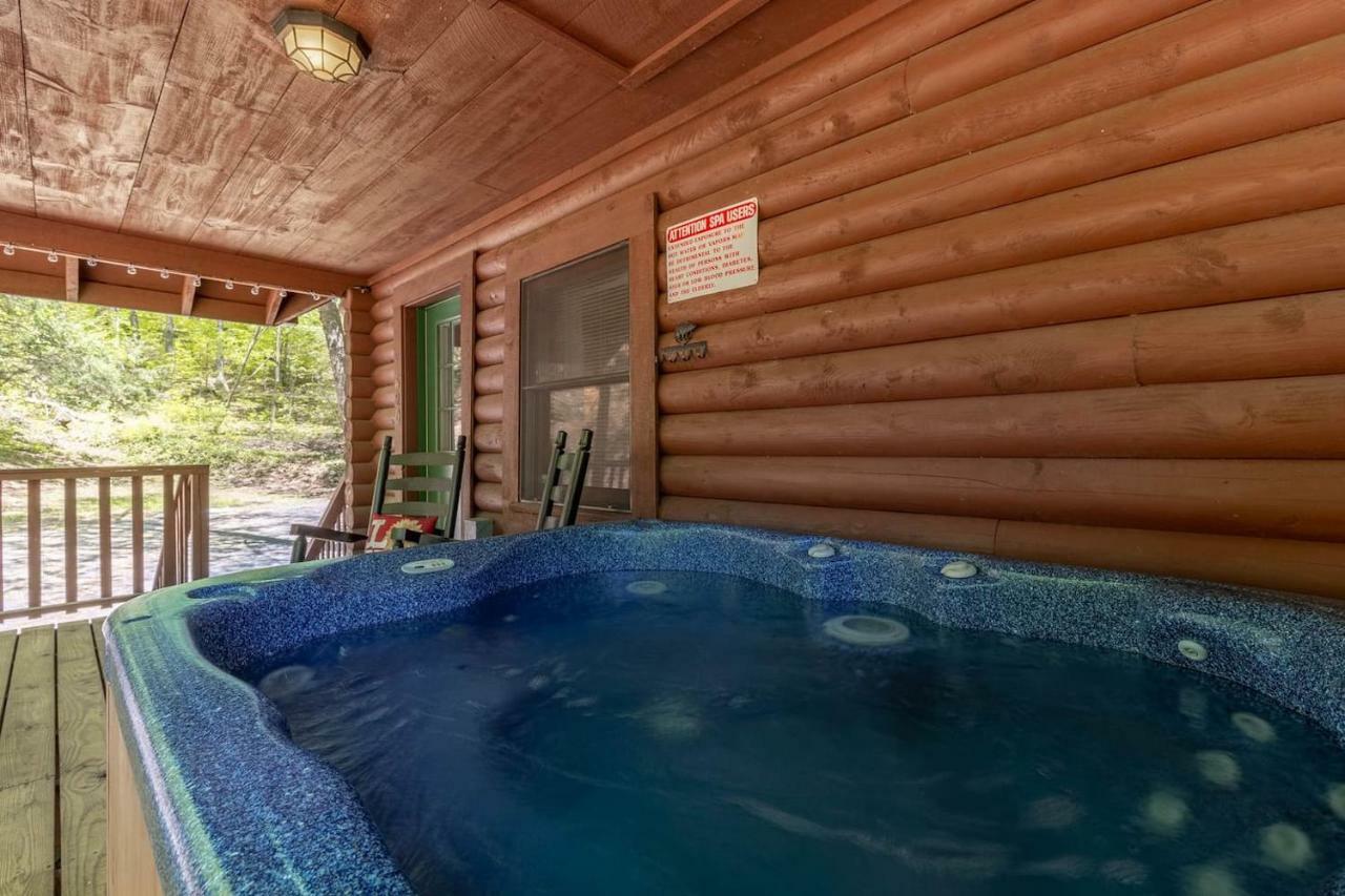 Log Cabin! 1Mile From The Action! Private Lane! Hot Tub! Pool Table! Villa Pigeon Forge Kültér fotó