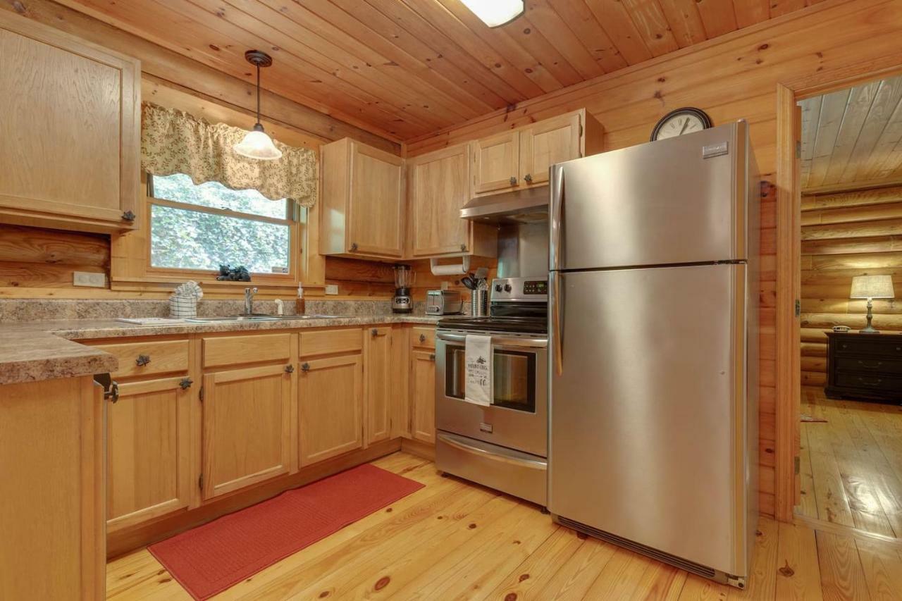 Log Cabin! 1Mile From The Action! Private Lane! Hot Tub! Pool Table! Villa Pigeon Forge Kültér fotó